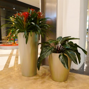 Macetas Metálicas de Fibra de Vidrio, Altas y Cónicas, de Lujo, para Diseño Interior y Exterior - Product Image 1