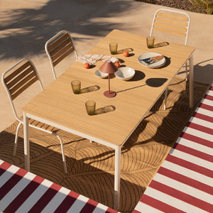 AJUNION Table de salle à manger d'extérieur rectangulaire Cadre en acier Dessus en bois d'acacia Table de <span class=keywords><strong>jardin</strong></span> Patio Table à manger d'extérieur pour <span class=keywords><strong>6</strong></span> <span class=keywords><strong>personnes</strong></span> - Product Image 1