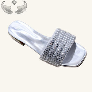 Sandales et pantoufles pour femmes de style en gros, nouvelle collection estivale, de haute qualité, à talons compensés, avec cristaux, pour l'extérieur - Product Image 4