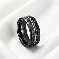 Cincin Tungsten Carbide Hitam 8mm Mewah dengan Inlay Senar Gitar Perak & Meteorit untuk Pria Wanita, Cincin Pernikahan & Pertunangan