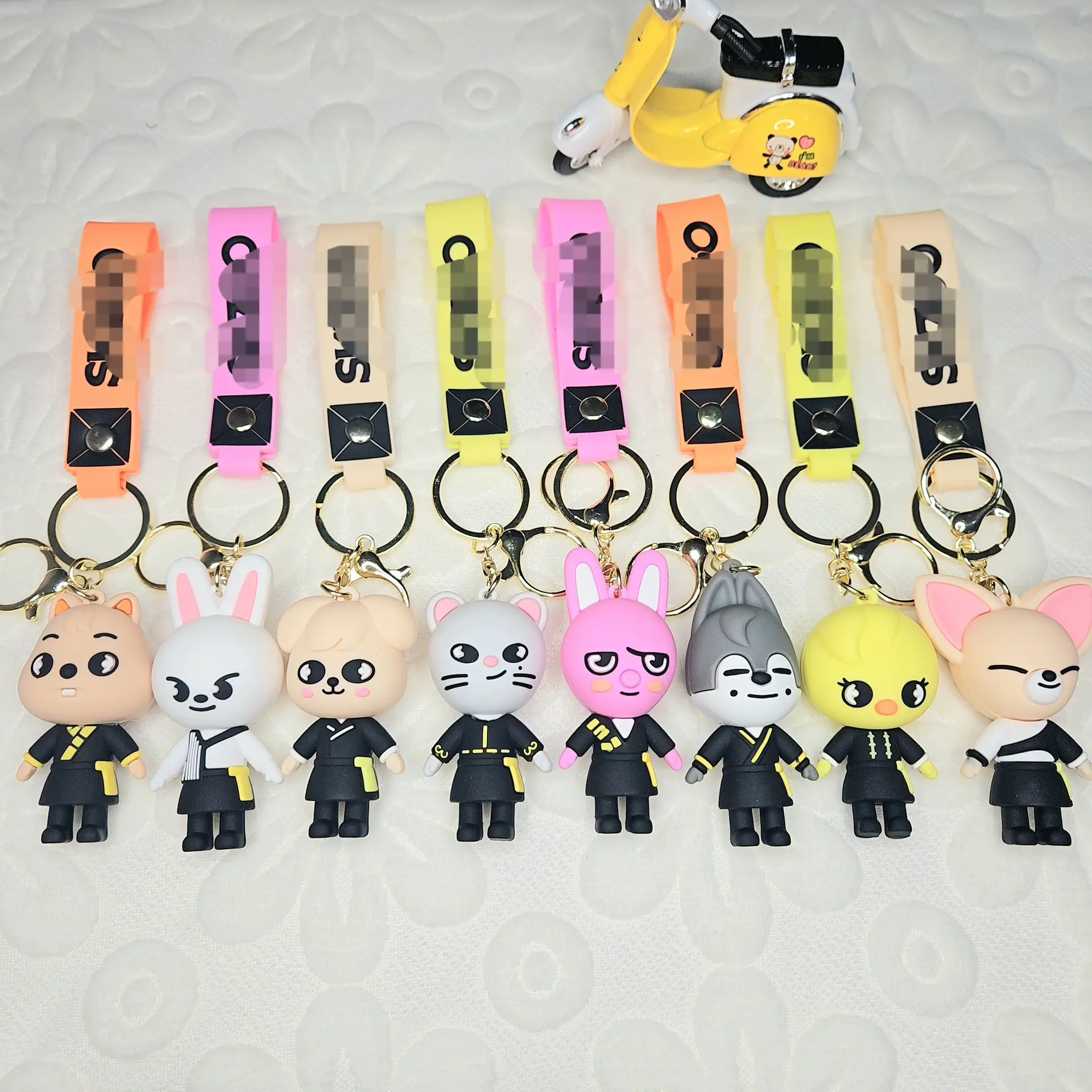 Groothandel Hoge Kwaliteit Verdwaalde Kids Anime Pvc Sleutelhangers Skdierentuinen Promotionele Kleine Kpop Sleutelhanger Kpop Speelgoed Sleutelhangers