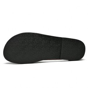 Nouveautés estivales Sandales en cuir pour hommes Chaussures d'extérieur respirantes Chaussures décontractées de plage pour hommes - Product Image 3