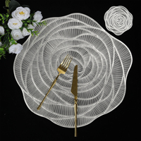 Napperons de table roses très populaires pour table à manger, napperons texturés de luxe, découpés à l'emporte-pièce, en PVC souple, pour la décoration de table à la maison ou lors de fêtes