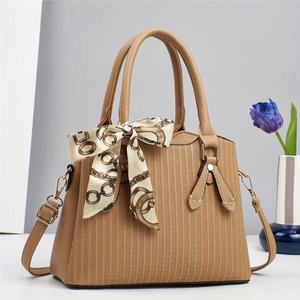 Bolso Grande Coreano 2026 para Mujer, Diseño Minimalista Único, Versátil, Bandolera, de Mano y de Hombro - Product Image 4