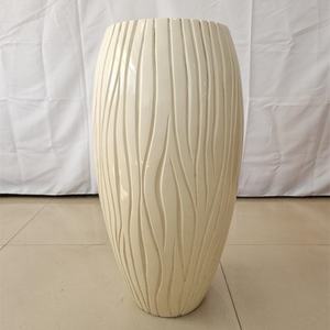 Macetas de Fibra de Vidrio de Diseño Europeo Moderno de 50L, con Orificios de Drenaje, Ligeras, Duraderas, Ecológicas, Talladas a Mano - Product Image 3