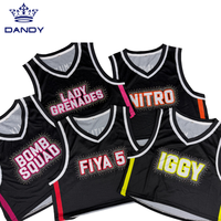 Ensemble d'entraînement de cheerleading personnalisé noir et violet avec strass, comprenant un maillot de basketball court et un short, avec nom et numéro personnalisables