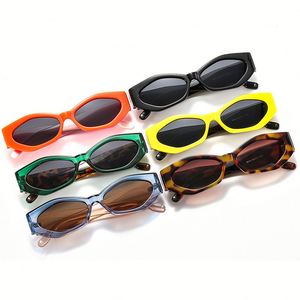 Gafas de Sol Ovaladas Coloridas Retro de Moda Popular con Logotipo Personalizado, Gafas de Sol de Ojo de Gato Poligonales para Mujer - Product Image 3