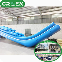 Toboggan aquatique gonflable drôle pour Yacht parc aquatique flottant gonflable commercial jeu d'eau flottant gonflable avec ponton