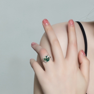 Anello in Pietra di Muschio Verde della Fabbrica di Gioielli MUSHAN, Anello Indice in Argento S925 con Agata Naturale e Serpente Divino Avvolto Intorno - Product Image 5