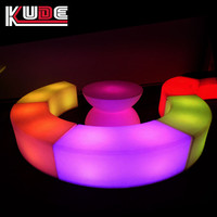 Meubles de bar d'extérieur modernes en rotomoulage lumineux à LED, banc LED, tabouret de bar, table lumineuse avec 16 couleurs changeantes