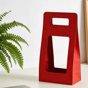 Sacs en papier kraft rouge biodégradables, écologiques et personnalisables pour l'emballage de bonbons et de boissons, avec poignées découpées - Product Image 4