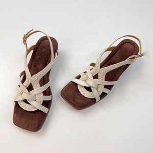 Sandales plates à bout carré en cuir véritable avec boucle, doublure en daim respirante, tendance mode, couleur unie, été - Product Image 3