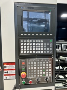 เครื่องเจาะและต๊าปเกลียวรุ่น L550 พร้อมแกนหมุน BT30 และระยะเคลื่อนที่ 400x500x200 มม. สำหรับชิ้นส่วนโลหะของรถจักรยานยนต์ - Product Image 6