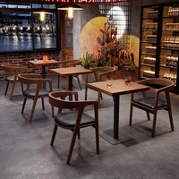Ensemble de mobilier commercial pour restaurant, style rétro d'Asie du Sud-Est, table bistro en bois massif et banquette, pour café, hôtel, bar