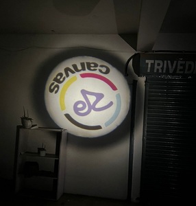 Proyector de Logotipos LED RGB Comercial de 27W con Cambio de Diseño por Inyección de Tinta, 6000lm de Brillo, Diseño Impermeable y Alcance de Visualización de 6 pies NA 27W Lo - Product Image 3