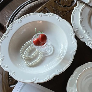 Set di Piatti, Ciotole, Tazze e Piattini in Ceramica Francese con Decorazioni in Rilievo a Rosa, Ecologico e Riutilizzabile per Cene Eleganti - Product Image 5