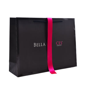 Sac en papier noir écologique de luxe pour le shopping, artisanal, imprimé avec un ruban, poignée torsadée pour les vêtements, les chaussures, lamination mate - Product Image 1