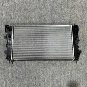 BUICK Encore GX 2020 için dayanıklı motor soğutma radyatörü/Chevrolet Trailblazer 42670686 42771761 alüminyum lehimli araba radyatörü - Product Image 6