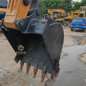 Las excavadoras usadas originales Sany SY215C son populares y son adecuadas para proyectos de demolición y construcción de terraplenes en canteras. - Product Image 3