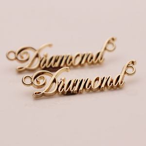 Targhette con logo personalizzate in metallo argento scritte con strass paillettes etichette fatte a mano Hardware piccole etichette portachiavi in metallo incise - Product Image 1