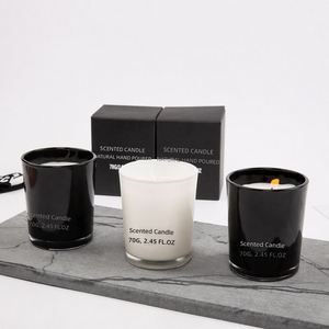 Vela Aromática en Frasco de Vidrio Cilíndrico Blanco y Negro con Aroma a Pera Inglesa, Fresia, Sal Marina y Salvia - Aromaterapia - Product Image 1