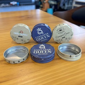 Chống Ẩm Nhỏ <span class=keywords><strong>Tin</strong></span> Bạc Hà Kẹo Có Thể Trẻ Em Bằng Chứng Tùy Chỉnh Gummy Gấu Bao Bì Vòng Kim Loại <span class=keywords><strong>Tin</strong></span> Thảo Mộc Hộp Với Vít Trên Nắp - Product Image 5