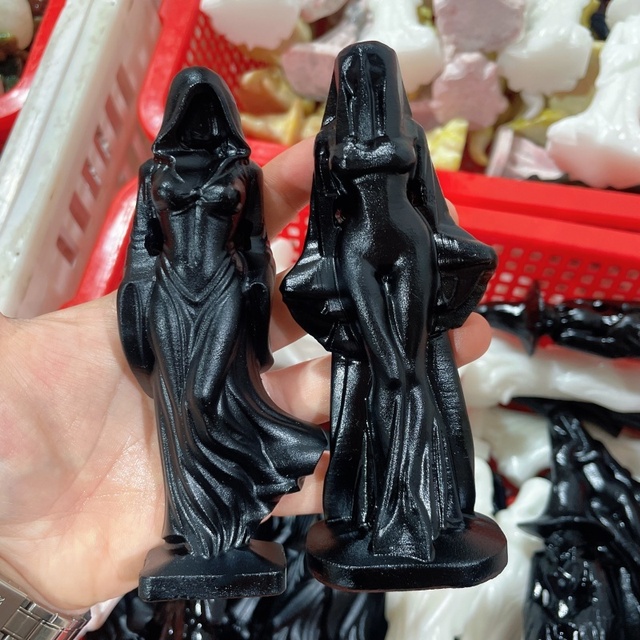 Wholesale Natural Mixed Black Obsidian Jade Magic Witch Halloween Healing Crystal Quartz Witch Craft for Decoration