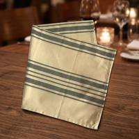 Serviettes en Gros Blanches Rayées – Taille Personnalisée, Design Élégant à Rayures – Qualité Hôtelière et Restauration