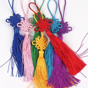 Porte-clés Nœud Chinois avec Petit Pompon en Nylon, Décoration de Voiture, Pendentif de Téléphone Portable, Cadeau, Vente en Gros, Multicolore - Product Image 2