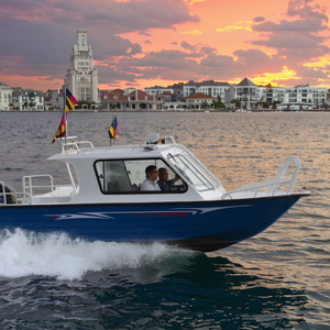 Yacht di Lusso Barca da Pesca d'Altura Cabinato Barca con Motore Fuoribordo Attrezzatura da Viaggio di Lusso - Product Image 3