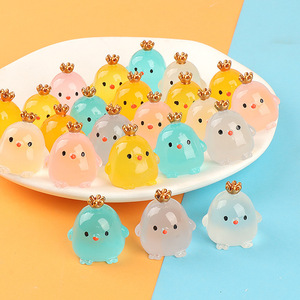 Ornements de poulet en résine rouge vif qui brillent dans le noir, accessoires de bijoux DIY, décorations mignonnes de dessins animés pour coques de téléphone et artisanat - Product Image 1