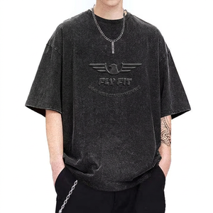 เสื้อยืดคอตตอนโอเวอร์ไซส์ลายโลโก้ Fly Fit แบบนูน สำหรับผู้ชาย สไตล์ลำลอง คอกลม แขนสั้น ผ้าเจอร์ซีย์แบบซักแล้ว รับผลิตแบบ OEM/ODM ตามสั่ง - Product Image 2