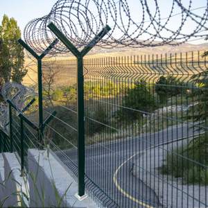Service de modélisation 3D <span class=keywords><strong>pour</strong></span> barrières de sécurité en treillis métallique galvanisé <span class=keywords><strong>PVC</strong></span> <span class=keywords><strong>pour</strong></span> aéroports et prisons, avec fil barbelé à lames et bois traité thermiquement - Product Image 4