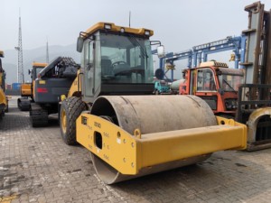 Compacteur hydraulique routier Xs143 de 14 tonnes à prix abordable pour la construction routière en <span class=keywords><strong>Algérie</strong></span> - Product Image 3
