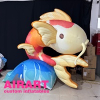 Balon ikan merah tiup latar belakang Tahun Baru Tiongkok untuk properti panggung
