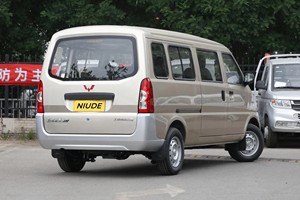 2023 Wuling Mini Bus 7 posti a basso costo <span class=keywords><strong>autovetture</strong></span> auto <span class=keywords><strong>usate</strong></span> furgone e auto sotto 5000 auto abbastanza <span class=keywords><strong>usate</strong></span> ora <span class=keywords><strong>vendita</strong></span> calda - Product Image 4