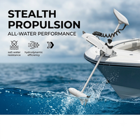 Moteur de pêche électrique sans fil à commande GPS de précision blanc, prêt à l'emploi, pour montage sur proège de bateau, avec fonction de verrouillage électronique et propulseur.
