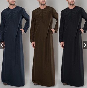 เสื้อผ้าอาหรับอาหรับดูไบสำหรับผู้ชายมุสลิมตะวันออกกลางใหม่สีทึบ - Product Image 2