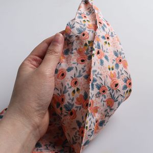 בנדנה חדשה לחיות מחמד עם דפוס פרחוני מגבת ריר לחיות מחמד צעיף צוואר גור כלבים סִגְנוֹן כל העונות - Product Image 5