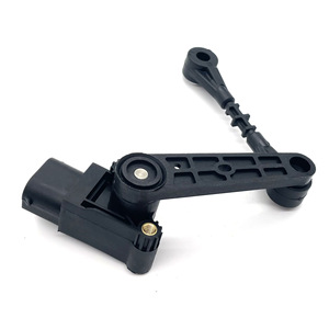 Capteur de hauteur Land Rover LR033256 pour système de suspension Range Rover et Range Rover Sport - Product Image 5