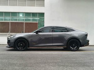 Changan UNI-V 2022, Auto Usado, Sedán Deportivo 1.5T, Volante a la Izquierda, Alerón Trasero Eléctrico, Vehículo Usado de Alta Calidad, Exportación desde China - Product Image 4