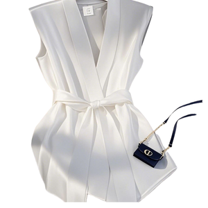 Vestido de Gasa sin Mangas Color Vino Tinto, Estilo Francés Elegante y Sofisticado, Diseño Exclusivo de Alta Gama, con Cinturón Anudado, para Primavera - Product Image 3