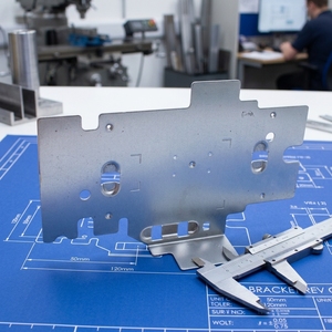 Servicios de Mecanizado y Doblado de Chapa Metálica de Acero Inoxidable y Aluminio Personalizados de la Marca <span class=keywords><strong>AR</strong></span>, Fábrica Certificada <span class=keywords><strong>ISO</strong></span> 9001 en Shenzhen - Product Image 1