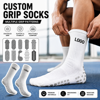 Chaussettes antidérapantes en gros pour hommes, chaussettes de sport à grip pour le football, avec logo personnalisé