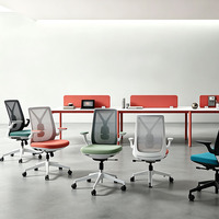La chaise de bureau minimaliste en maille avec hauteur de siège réglable respecte les principes ergonomiques et est une chaise de bureau ajustable.