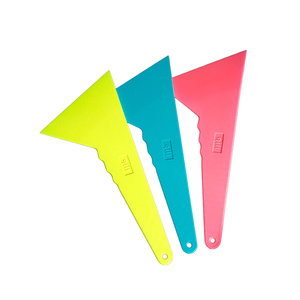 Squeegee triangulaire en plastique jaune pour <span class=keywords><strong>film</strong></span> de protection de voiture, outil pour <span class=keywords><strong>film</strong></span> de fenêtre, motif triangulaire, grand squeegee triangulaire - Product Image 1