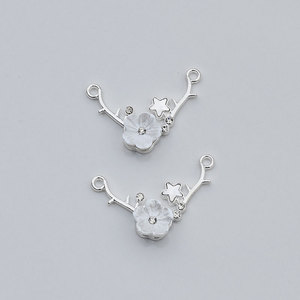 Colgante de flor de cerezo en forma de flor, chapado en aleación de zinc, para la fabricación de pulseras GJ167 - Product Image 2
