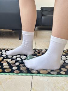 <span class=keywords><strong>Tapis</strong></span> <span class=keywords><strong>de</strong></span> <span class=keywords><strong>massage</strong></span> des pieds en pierre <span class=keywords><strong>de</strong></span> pluie naturelle, <span class=keywords><strong>tapis</strong></span> <span class=keywords><strong>de</strong></span> <span class=keywords><strong>massage</strong></span> des pieds en galets, <span class=keywords><strong>tapis</strong></span> <span class=keywords><strong>de</strong></span> marche pour la thérapie des points d'acupuncture des pieds - Product Image 5