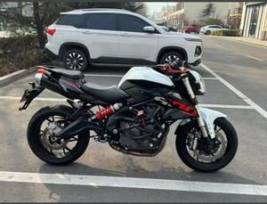 <span class=keywords><strong>Benelli</strong></span> TNT600 |   Motor de Cuatro Cilindros en Línea de 600cc |   Motocicleta Naked con Refrigeración Líquida, Inyección Electrónica de Combustible y Sistema ABS - Product Image 5