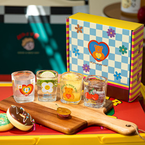 Verres <span class=keywords><strong>à</strong></span> shot en verre <span class=keywords><strong>à</strong></span> motifs de dessins animés, 2 mini-tasses <span class=keywords><strong>à</strong></span> saké Liang, ensemble créatif de petits gobelets <span class=keywords><strong>à</strong></span> vin pour shot unique avec boîte cadeau - Product Image 1